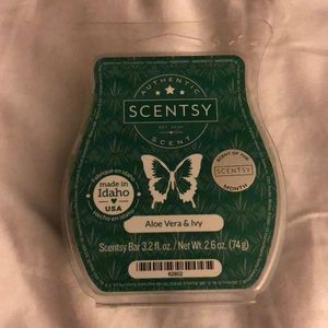 Scentsy aloe Vera and ivy wax bar